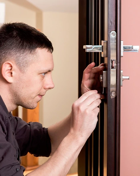 : Professional Locksmith For Commercial And Residential Locksmith Services in West Carson, CA