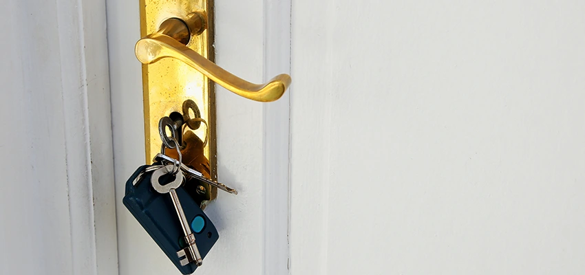 Broken Door Key Extraction in West Carson, CA